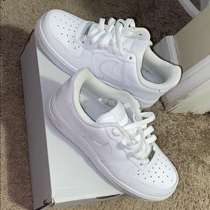 Air Force 1 (white lows)